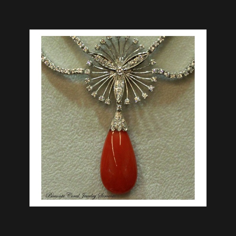 "Bucaneve" Coral and Diamonds Necklace