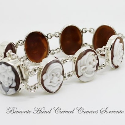 "SnowWhite and the Seven Dwarfs" Cameo Bracelet