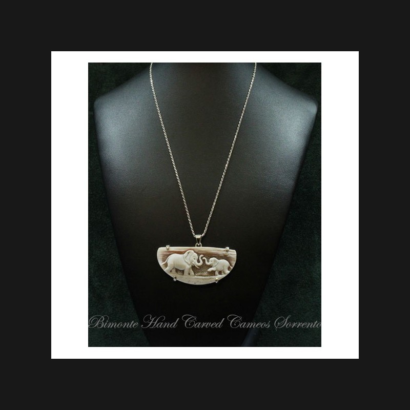 "Elefanti" Cameo Necklace