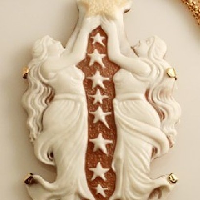 "Stelle" Cameo Necklace
