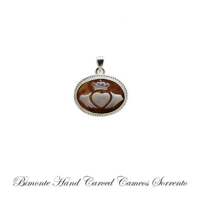 ''Claddagh'' Cameo Pendant