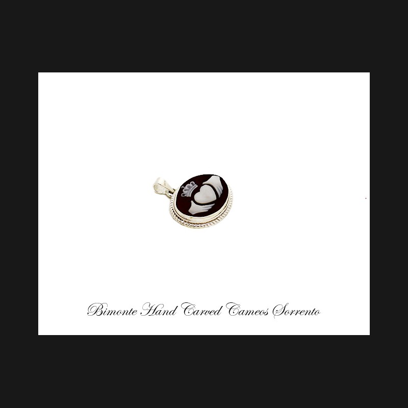 ''Claddagh'' Cameo Pendant