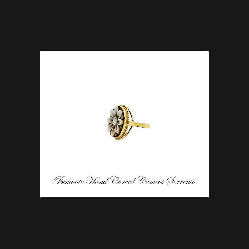 ''Bright Daisy'' Cameo Ring