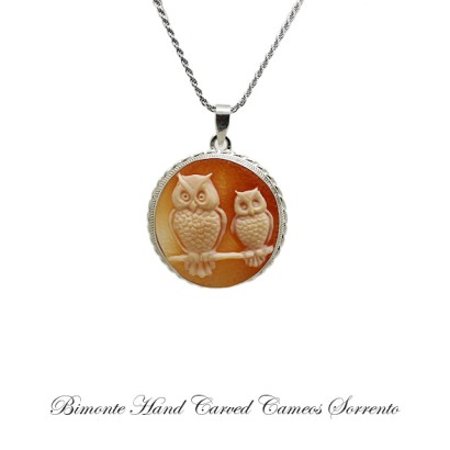 ''Gufetti'' Cameo Necklace