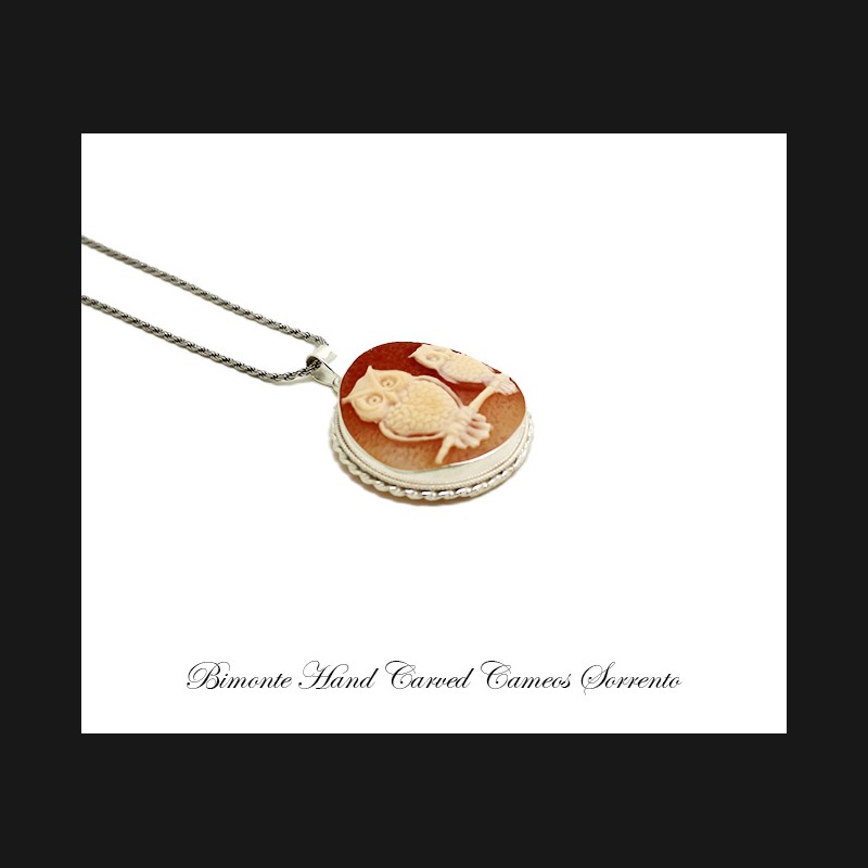 ''Gufetti'' Cameo Necklace