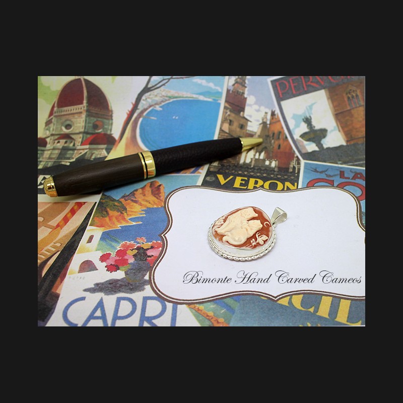 ''Gattini'' Cameo Pendant