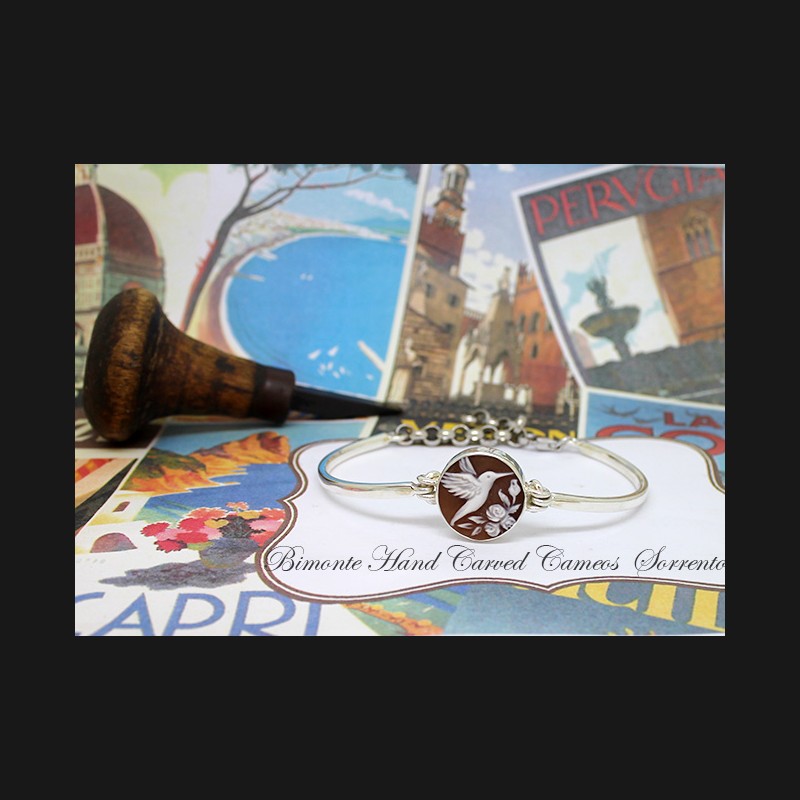 ''Hummingbird'' Cameo Bracelet