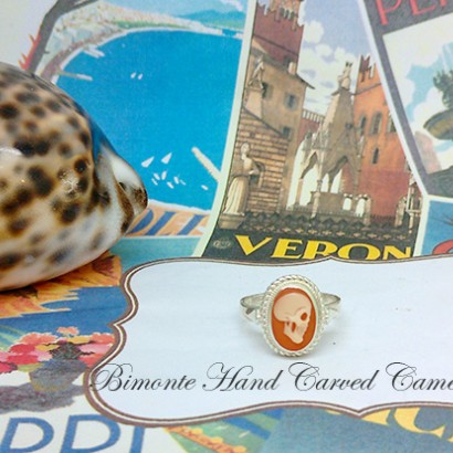 ''Memento Mori'' Cameo Ring