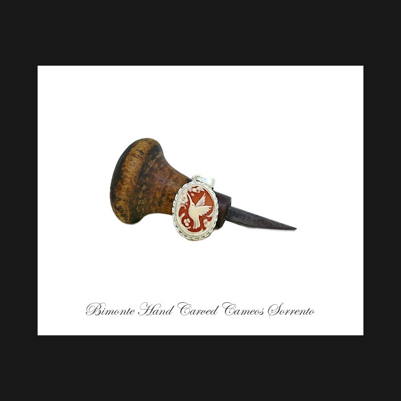 ''Hummingbird'' Cameo Pendant