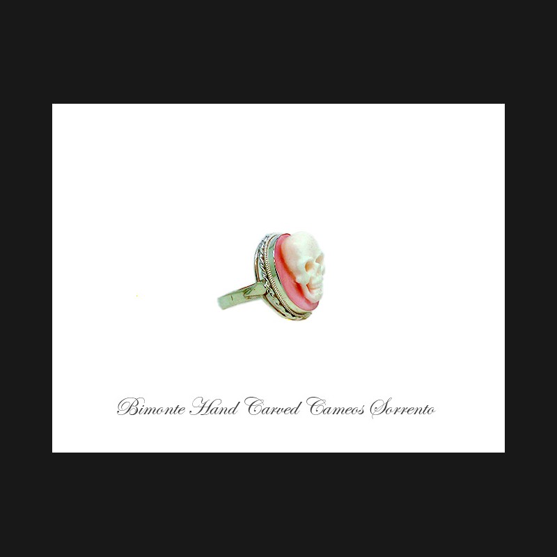 ''Memento Mori'' Cameo Ring