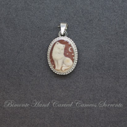 "Cat And The Moon"Cameo Pendant