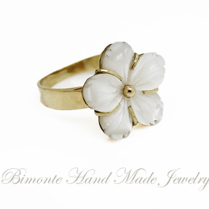 "Fiore Bianco" Mother of Pearl Ring