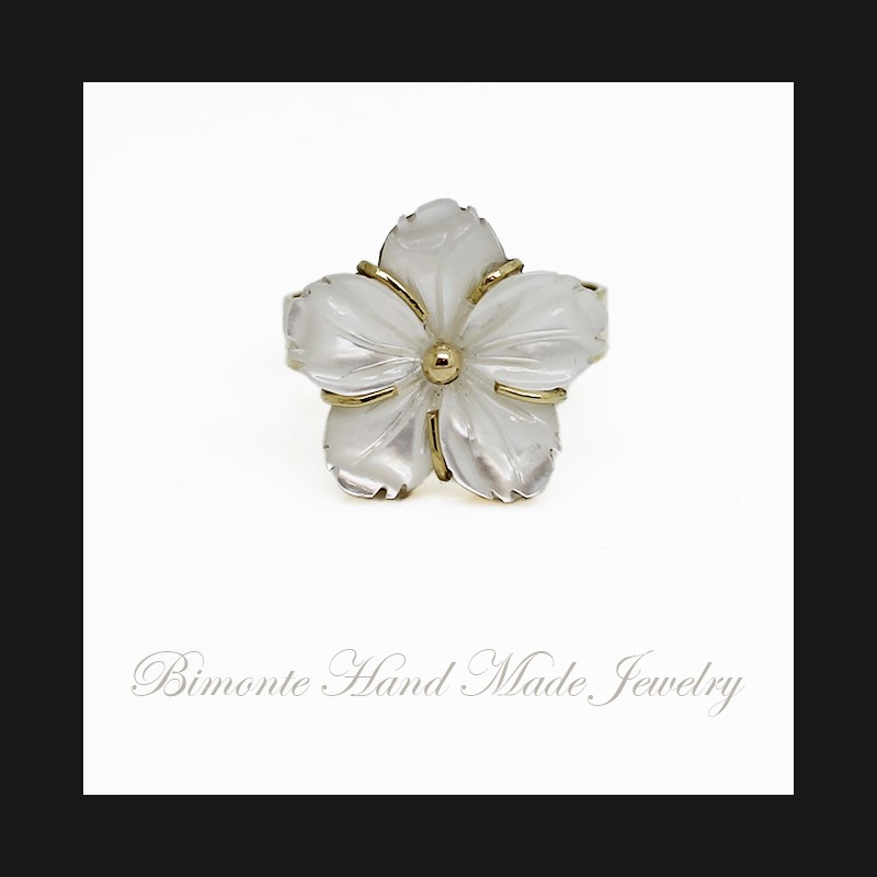 "Fiore Bianco" Mother of Pearl Ring