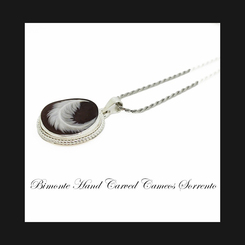 "Piuma" Cameo Necklace