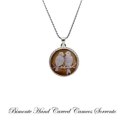 ''Birds'' Cameo Necklace