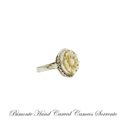 ''Bright Daisy'' Cameo Ring