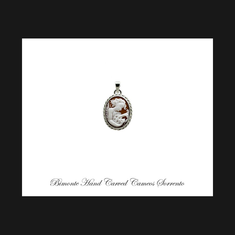 ''Musica'' Cameo Pendant