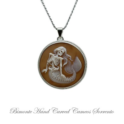 ''Vanitas'' Cameo Necklace