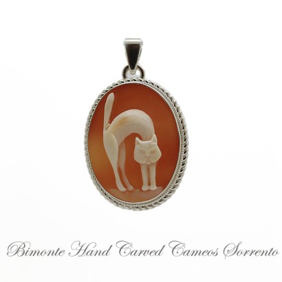 "C'era una Volta una Gatta" Cameo Pendant