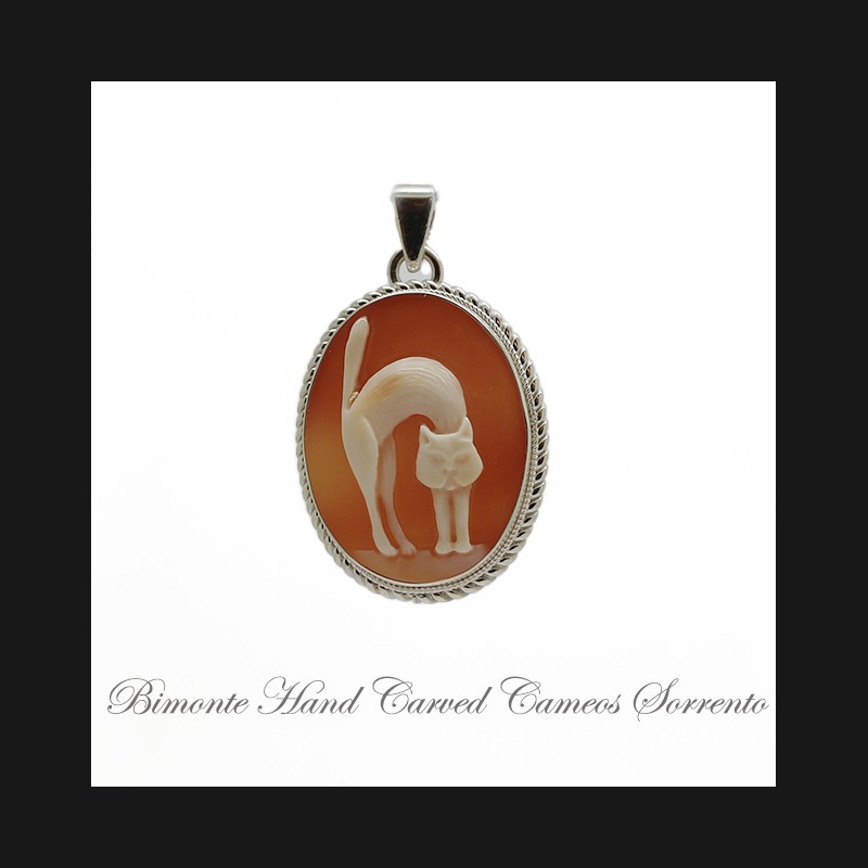 "C'era una Volta una Gatta" Cameo Pendant