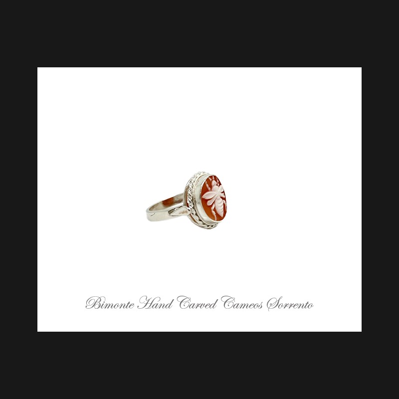 ''Bee'' Cameo Ring