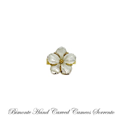 ''Fiore Bianco'' Cameo Ring