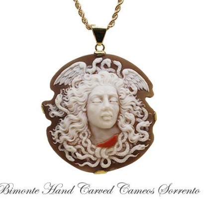 "Gorgone Medusa"Cameo Necklace