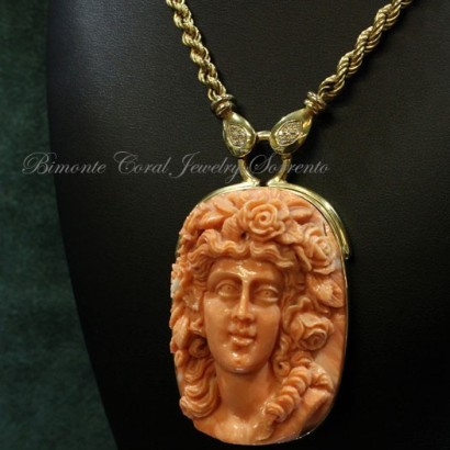 "La Magnifica Flora" Coral Necklace