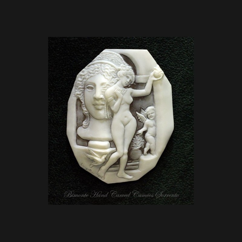 "Venus Domina" Cameo